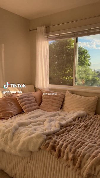 Girly Bedroom Decor Ideas for Slow Evenings