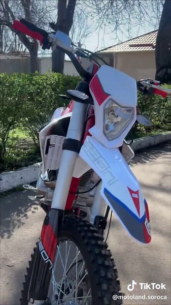 Geon Thunder 300: Aventura pe două roți în Moldova