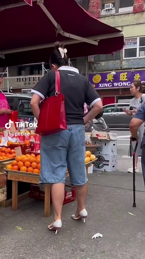 If you’re one of the girls who can’t ever last in heels, the #viveversa everyday heels may be your secret weapon this summer, easily turning into a ballet flat whenever you’re fed up with the extra inches. Would you cop? #heelies #heels #balletflat