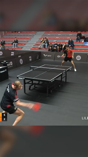 Tom Closset was niet opgewassen tegen Marek Badowski op de WTT Feeder in Lille, maar we hebben er toch 1 voor de highlight reel 🤲 | VTTL - Vlaamse Tafeltennisliga