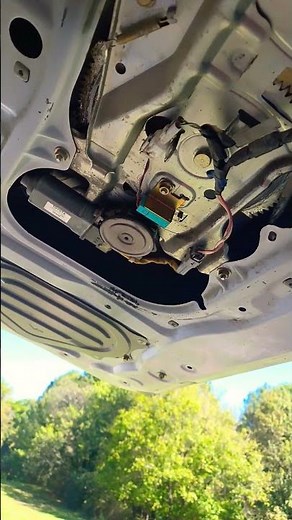 2004 Toyota Sequoia rear window wont roll down. Fix #toyota #sequoia #firstgen