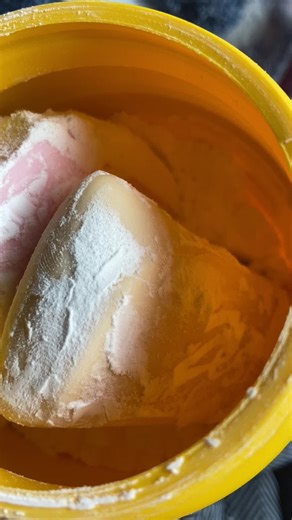 So good !! #cornstarcheating #cornstarch #cornstarchsqueaks