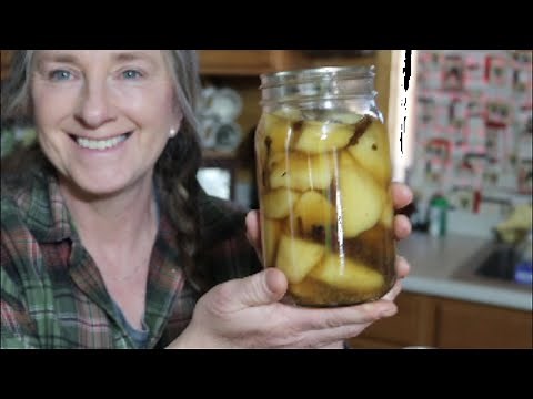 Pickling Pears | Preserving food for the Pantry
