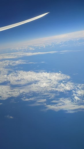 unos segundos de ruido de avión