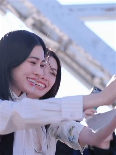 Under Paris lights — LingOrm blending romance with fearless energy 🇫🇷🤍🔥 LINGORM BA DIOR AT PFW26 #LingOrmDiorAW26 #Linglingkwong #Ormkornnaphat #LingOrm #Dior #DiorAW26 #PFW