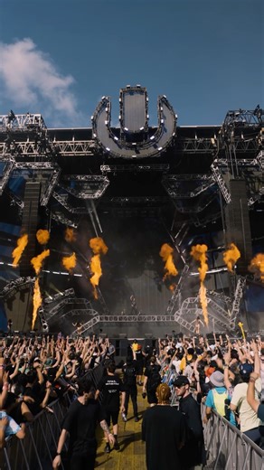 POV: you open the ULTRA mainstage