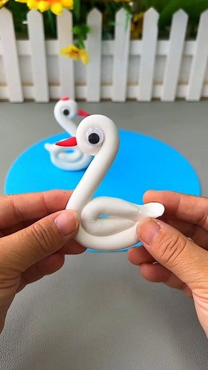 216K views · 687 reactions | Make a pair of adorable white geese with your kids using super light clay! It's simple, fun, and you should try it! #ClayCrafts #KindergartenCrafts #ParentChildCraftsworkclose #fblifestyle | Art, Crafts and Journals | Facebook
