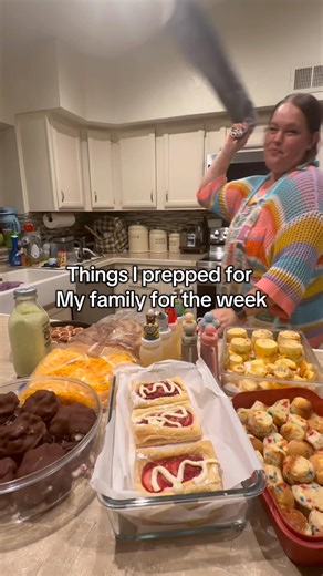 4.7M views · 202K reactions | This is the definition of working smarter, not harder! Ready for the week!!#themhoffers #thingsipreppedfortheweek #familymealprep | Themhoffers | Facebook