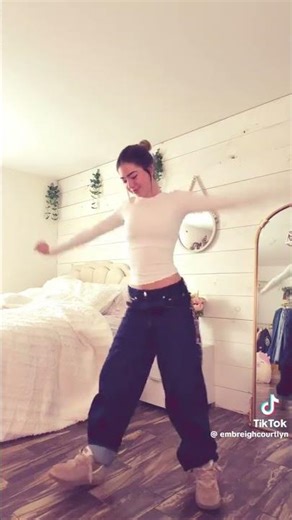 I love that she pulled her shirt down not up! #emberigh #tiktok #repost #fypシ゚viral #fypシ #fyp