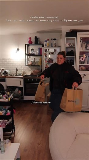 Lalou Brt ✨ on Instagram: "CHRISTMAS AVEC @picardsurgeles ☃️ 💰 2 bons d’achat de 250€ à gagner ! Pour participer : 🎁 Suivre le compte @picardsurgeles et @laloubrt ✍️ Commenter la vidéo ❄️Tirage au sort le 21/12 ❄️"