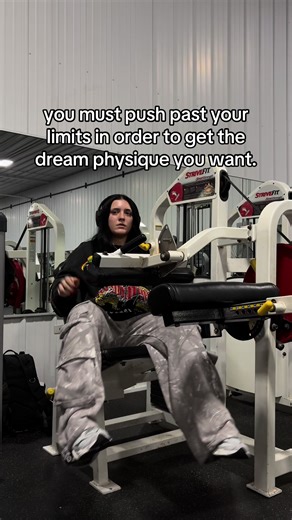 the dream physique won’t build itself. get to work. #fyp #GymTok #girlsthatlift #fitness