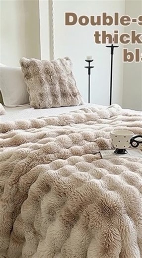 Is there anything better than curling up in a cloud? ☁️ This Double-Sided Thickened Faux Fur Blanket is the definition of cozy. It’s reversible, super shaggy, and has that perfect weight to keep you warm all night. Whether you are napping on the couch or upgrading your bedding, this is a winter must-have. ❄️🛌 Tap the cart to get yours!