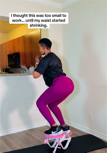 This little stepper hits core, legs, and glutes at the same time 😮‍💨 Perfect for quick home workouts when you don’t want to run. Tap the cart before it sells out 🛒 #workout #tiktokshopusa #merachspringbodyreset #tiktokshopcreatorspicks #tiktokshopspringglowup