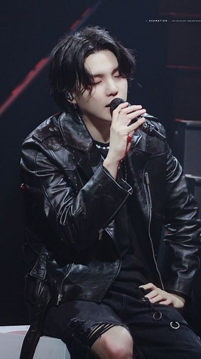 5K views · 14K reactions | Mic Drop? nah! mic Kiss_that's suga style ❤️ . . . . #bts #suga #btsarmy #btsedits #ᴀɢᴜsᴛᴅ #agustd_suga_tour #agustd_dday #ᴍɪɴʏᴏᴏɴɢɪ #mi̇nyoongi̇ #ʏᴏᴏɴɢɪ #yoongi #yoongibts #ᴍɪɴsᴜɢᴀ #minyoonki #agustd_l | Agustdsuga Bts | Facebook