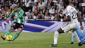 Cucho Hernández: "Hay que competir mucho mejor, agachar la cabeza y corregir"