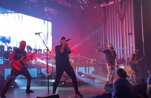 Watch: KILLSWITCH ENGAGE Rejoined By Singer HOWARD JONES On Stage In New Haven