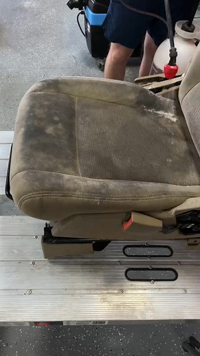 Color changing seat extraction maddetailing satisfying nasty cardetailing cleaning clean tiktok oddlysatisfying | Maddetailing