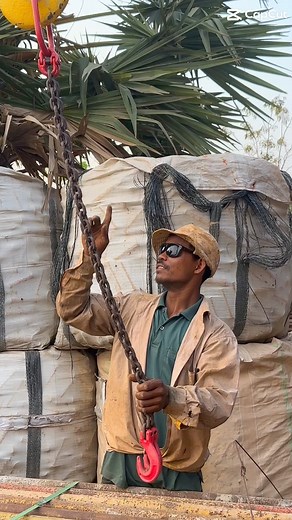 13 shares | តេលេក្រាម ផ្នែកជួល : https://t.me/QuickLockForRent | មានជួល ដែកជន្ទល់ ដែកជន្ទារ ក្រចាប់ ជើងសារ៉េ ដែកទំពក់ នឹងដែករនូត | Facebook