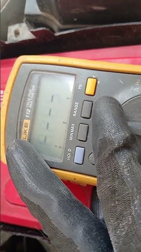 How to test the oxygen sensor signal with a multimeter.