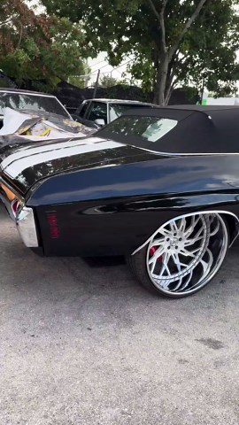 Black Chevy Chevelle SS Vert on 24”-26”s