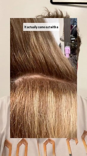 Let’s dive into the quick world of @redken Color Gels Lacquers 10 Minute – your new BFF for fast-paced color sessions. CLIENTS WILL PAY MORE TO SPEND LESS TIME IN YOUR CHAIR. First things first, whip up your magic mix by blending 1 oz. of your chosen Color Gels Lacquers 10 Minute shade with 1 oz. of 20 Volume Pro-Oxide Cream Developer. Stick to the 1:1 ratio to keep things smooth and even. Apply QUICK. Let it work its magic for just 10 minutes, then rinse it out with your go-to Redken shampoo an