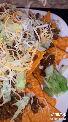 Delicious Loaded Nachos Recipe with Ground Beef and Queso