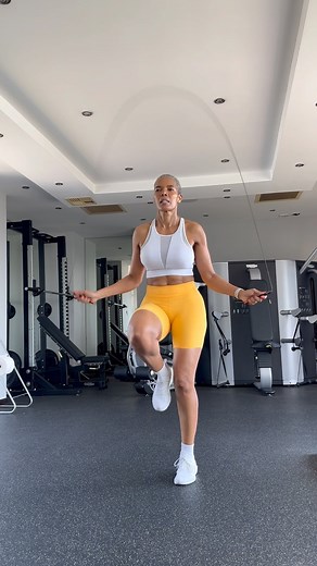 Connie Ferguson Fitness Page on Instagram: "Chai! Today was not make sure!😂🙆🏽‍♀️ But we keep crip walking into the weekend!😉😬 Happy #fitfriday champs!💪🏾❤️ #iconniecfit #fitisthenewcool #strongisthenewsexy #spiritmindbodyhealth❤️"