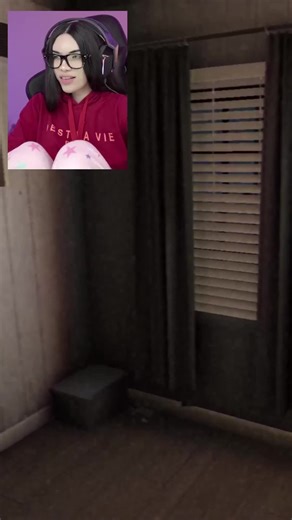 Quedó claro que no le da miedo nada no? | @sandraskins #sandraskins #sandraskinsclips #fypシ゚ #kick #fyp #kickstreamer #chicastreamer #streamer #streamerespañol #twitch #twitchstreamer #streamergirl #streaming #terror #twitchmoments #twitchstreamer