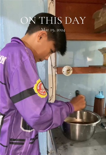 So 2 taong lalu cuyy! Gabut jadi ba jual ayam geprek, eh laku coook 😭🔥 #onthisday #manadopunya #fypage