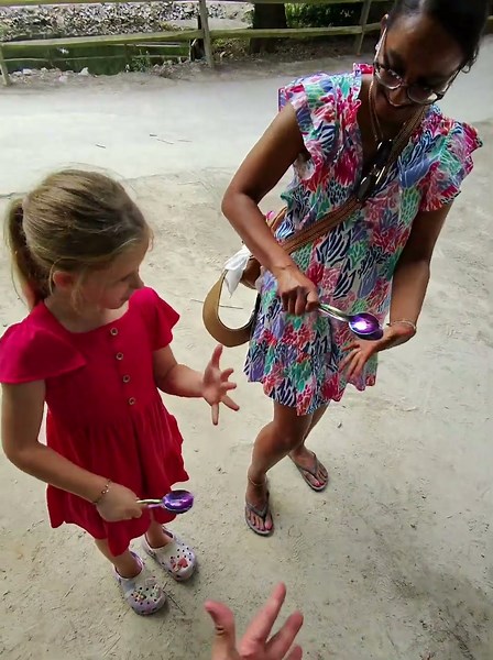 Trainer Spoons kids Iris Fest ‪@StudioSumter‬ #sumter #getspooned #spooned #spoonman #music #busking