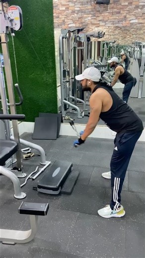 Cable Pull Down 💪 #workout #backworkout #motivation #shorts #dailyshorts #dailyvlog