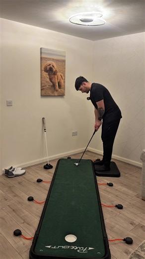Just a guy who three puts showing you what putting Mat he uses @PuttOUT_Golf love it 🔥 #airbreak #puttoutgolf #golf #putting #puttingmat