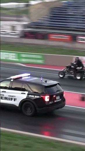 Police car vs quad - drag racing