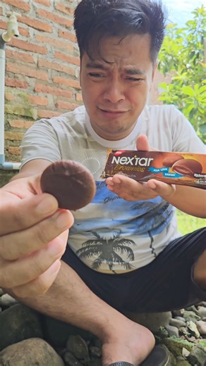 I was sad and shared my brownie cake snacks with the millipedes #shorts #shortvideo #viral