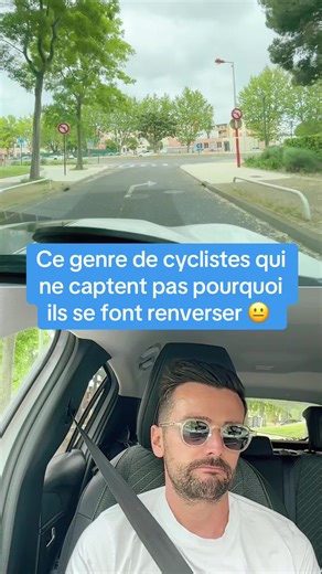 Conduire un véhicule c’est avant toute chose conduire pour les autres et notamment les usagers vulnérables (piétons, vélos, trotinettes etc) qui ont un comportement parfois très dangereux. Lors du premier passage j’ai mis en garde mon élève et une minute après le cas exact s’est produit et si elle n’avait pas regardé cela aurait pu être très grave pour cette cycliste (qui a un comportement néanmoins inconscient). Bravo à mon élève d’avoir prise en compte ma remarque juste avant 👍👏#moniteurauto