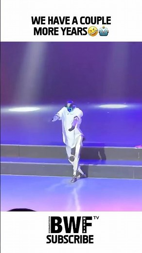 Robot Tries Michael Jackson Dance 🤖 AI Robot Dance Goes Viral
