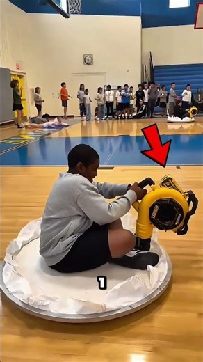 Ils ont transformé leur terrain de basket en circuit de Mario Kart