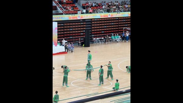 Stunning Performance on Bamboo Poles