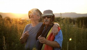 Der Wahlkampf geht in die heiße Phase. Mein Film geht online. Wir gehen raus und ändern die Welt. Sie braucht es. | Claudia Roth