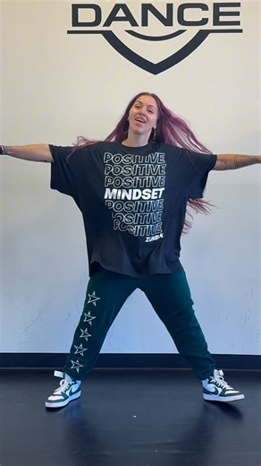 positive mindset✨ 🎶: @blackieblk 🧠: @sahel_vera @gxvna_ | #ZIN119 ✨: @zumbawear | The Gina Drop @g2dance 💵: use code: SAMANTHA-ZUMBA for 15% off! #zumba #zumbafitness #zumbainstructor #zincommunity #trending #zinvolume119 #yocontento #votd #rotd #zumbawear #zwxgw | Samantha Andersen