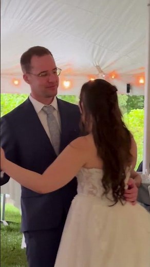 A Timeless Outdoor Wedding Filled with Love & Rustic Elegance 🌿✨