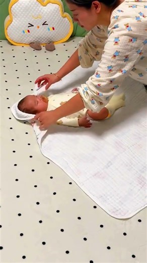 How to Swaddle Your Baby for Better Sleep #BabySwaddle #NewbornCare #BabyFeeding #SleepTraining