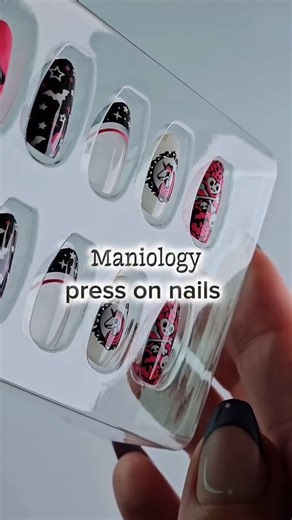 2.4K views · 23 reactions | Too busy with Halloween shopping?  Slay with press-ons instead! Easy application, more time to snag candy, carve pumpkins, and perfect your spooky costume. ️  Artist: @misistetiana #pressons #pressonnails #nails #halloweennails | Maniology | Facebook