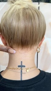 We love a realistic up do 😍😍 #alopecia #lacewig #lacewiguk #alopecia #alopeciaareata #alopeciaawareness #alopeciauniversalis #wigs #alopeciauniversalis #androgenicalopecia #hairloss #nuoldwigs #cancerwigs #hairtransformation #wigtransformation | NuolaWigs