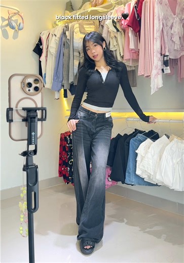 Stylish Black Fitted Long Sleeve Tops for Every Occasion