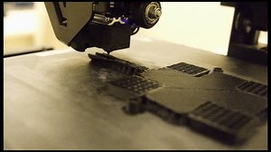 特写3D打印机喷嘴图像。3D打印。3D打印阶段和细丝特写。4K。 库存影片视频（100% 免版税）3710031949 | Shutterstock