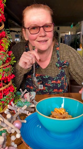 24 reactions | Donna here to give you a preview of Harry's Xmas menu, starting November 19th  Soul food made with love for you, our extended mega family ❤️❤️❤️ #harryssoulstation #norwich #christmas #norwichchristmas #norwichfood #norwichrestaurant #norwichbreakfast #norwichlife #norwichlunch #norwichdinner #glutenfreenorwich #coeliacuk | Harry’s Soul Station | Facebook