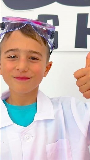 Easy experiments with DeeDee and Matteo🧪 #shorts #deedeeshow #experiments