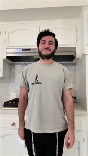 How Jews kiss on New years | new year's kiss