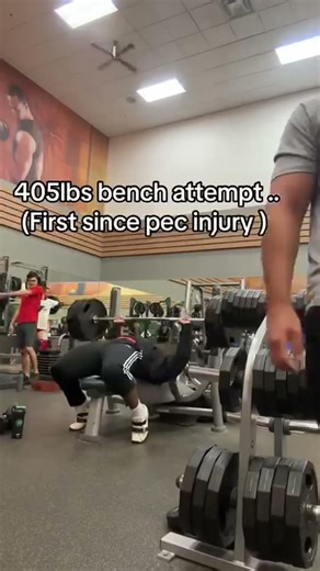 Guess who’s back in action?! 💪🔥 After weeks of recovery, I finally hit the bench press again and